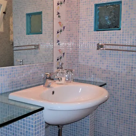 I Templari Self-contained 4* برينديسي