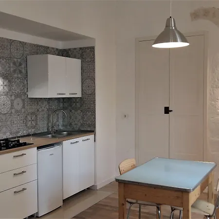 I Templari Self-contained 4* برينديسي